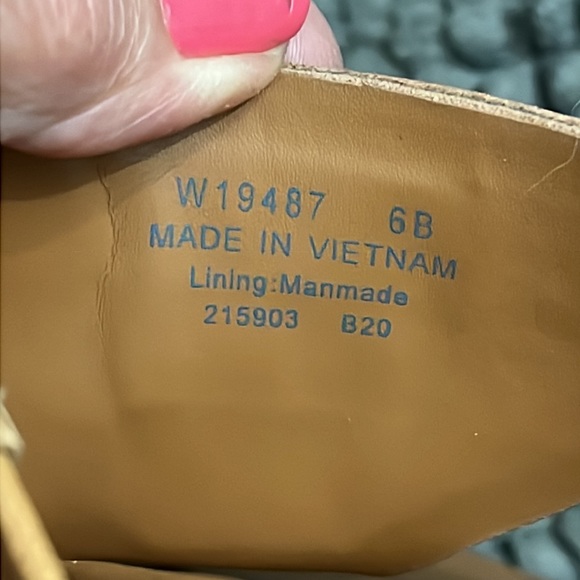 NWOT COLE HAAN tong flat shoes, size 6B - Picture 10 of 10